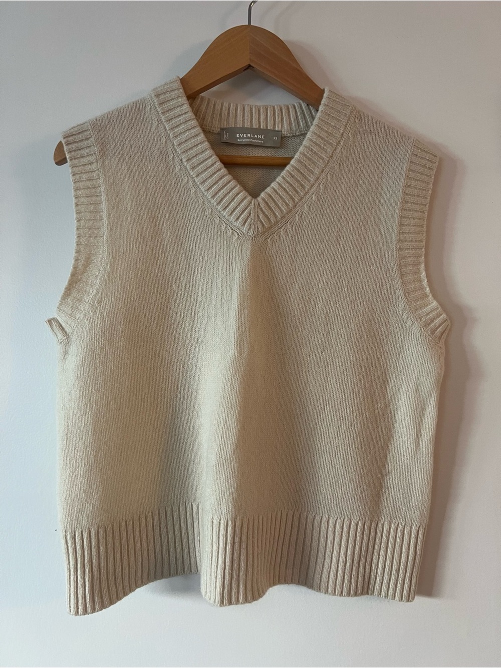 Everlane Cashmere Cream V-Neck Sweater Vest